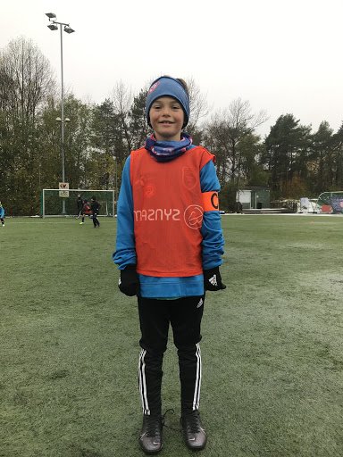 Oskar Byfuglien;<br />Oskar har over lengre periode skilt seg ut i spillergruppa til 2012, på flere områder.<br />Byfuglien er en lagkamerat som tydelig bryr seg ved å løfte blikket for å se at alle har det bra og oppfører seg deretter. Inkluderende, hyggelig og Kåffagutt er ord som beskriver Oskars evne til å ha blikket for andre. I tillegg til å støtte lagkamerater, lytter han til trenerens tips og klarer på sin egen måte å formidle dette videre til lagkamerater under kamp på trening. 