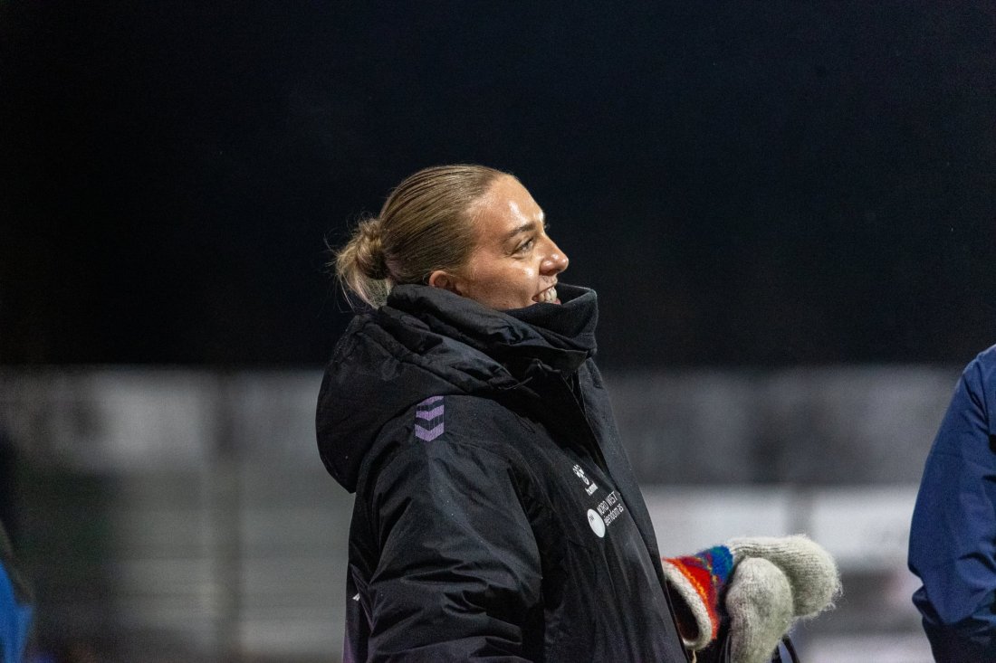 <em>Tuva Wien forlater KFUM-kameratene.</em>