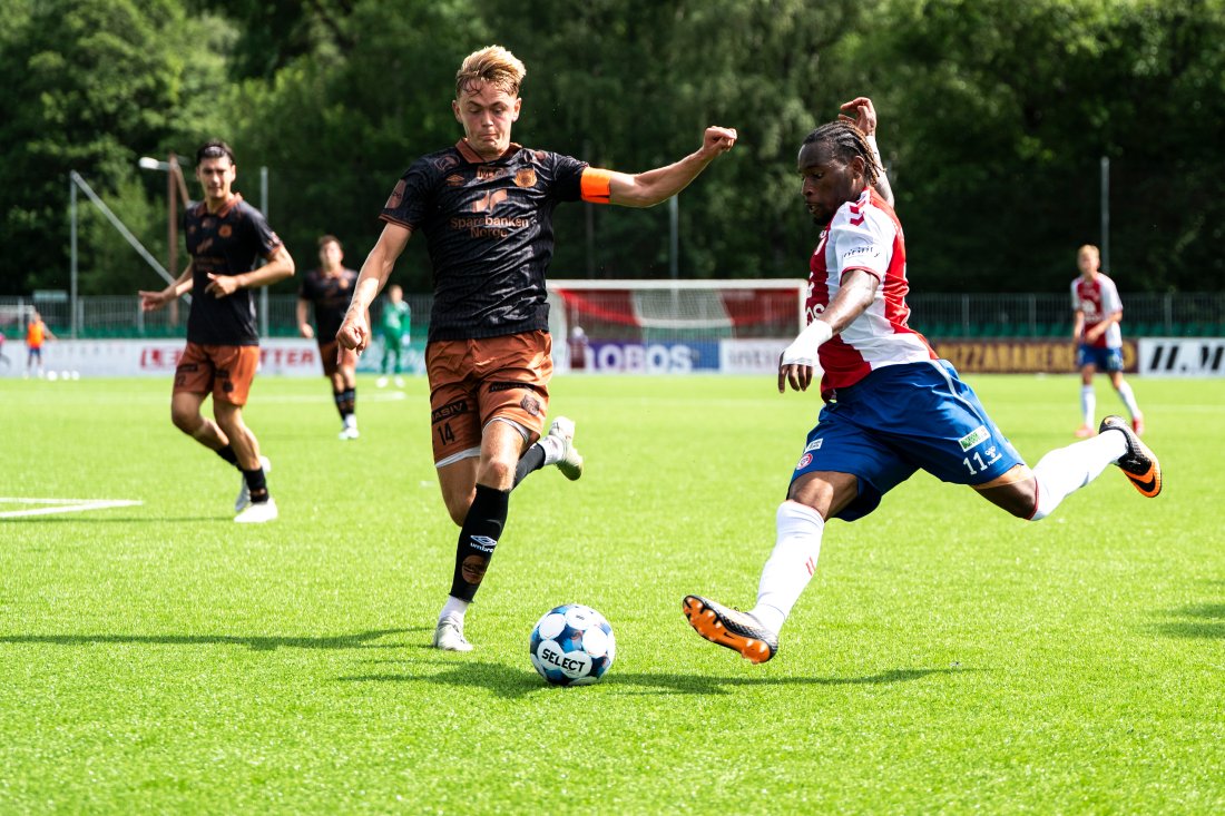 <em>Kaptein Saunes i duell med Obi i 2025. Foto: Annika Byrde / NTB</em>