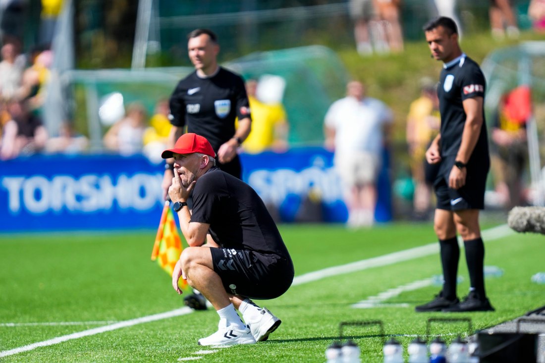 <em>Trener Jørgen Isnes måtte se sine gutter komme til kort mot Glimt i dag. Foto: Javad Parsa / NTB</em>