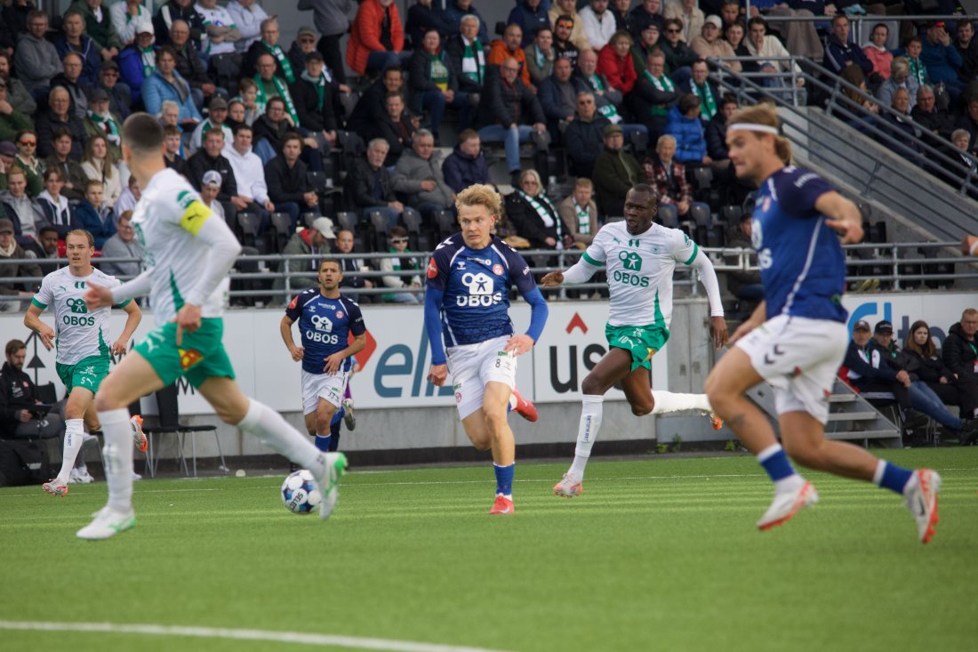 <em>Både Teo og Simen hadde sine muligheter i den andre omgangen. Foto: Guttorm Lende</em>