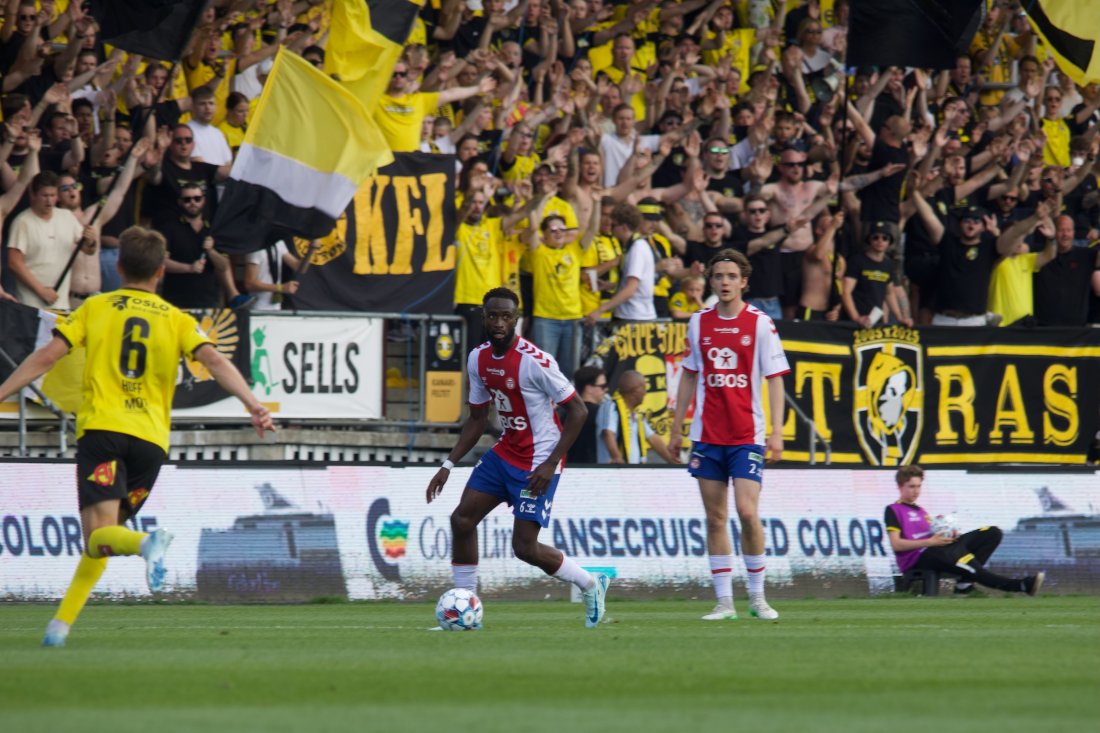 <em>Mansour Sinyan fikk sin debut fra start. Foto: Guttorm Lende</em>