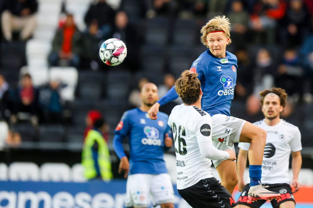 <strong>HOPPER OVER TIL HÄCKEN:</strong><em><strong> </strong>Simen er klar for Häcken. Han har sin første økt med Gøteborg-klubben denne uka. Foto: Trond R. Teigen / NTB</em>
