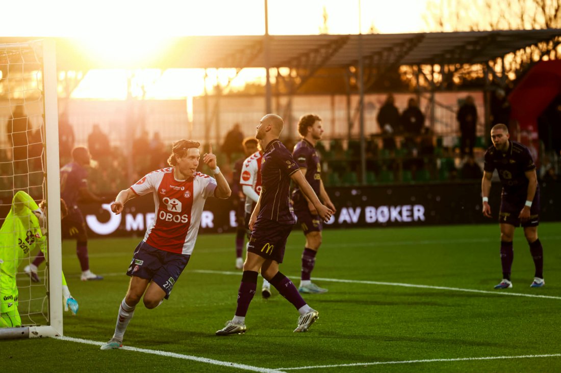 Tore Sørås har en egen evne til å score mot FFK i KFUM-drakt. Foto: Snorre Veggan