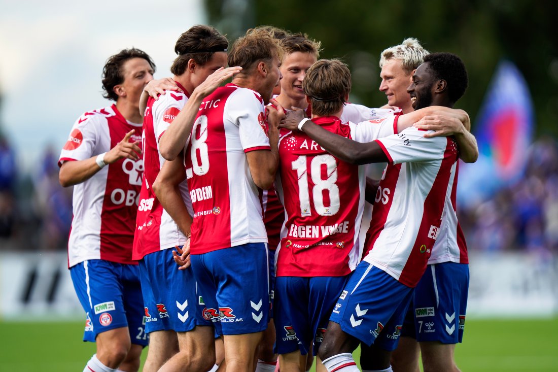 <em>Jubel etter Rasmus Eggen Vinges scoring, men utover i kampen ble det lite å juble for. Foto: Thomas Fure / NTB</em>
