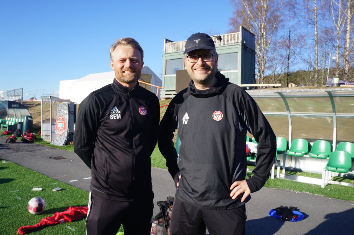 Trener Sturla Espolin Mentzoni t.v og trener Knut t.h